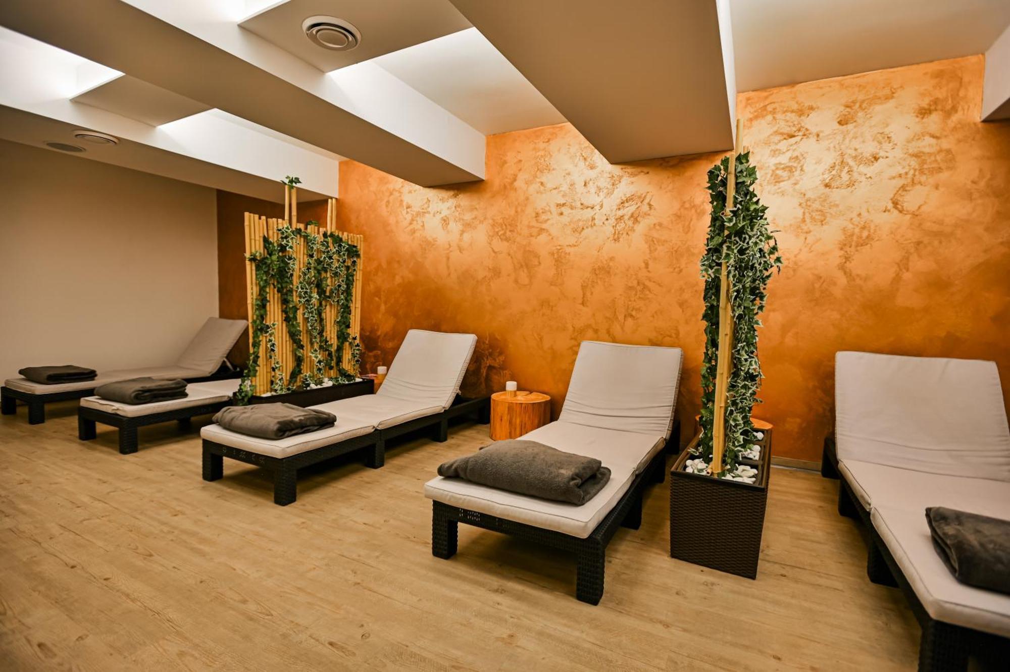 Sport Hotel *** דונובאלי מראה חיצוני תמונה