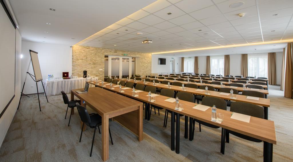 Sport Hotel *** דונובאלי מראה חיצוני תמונה